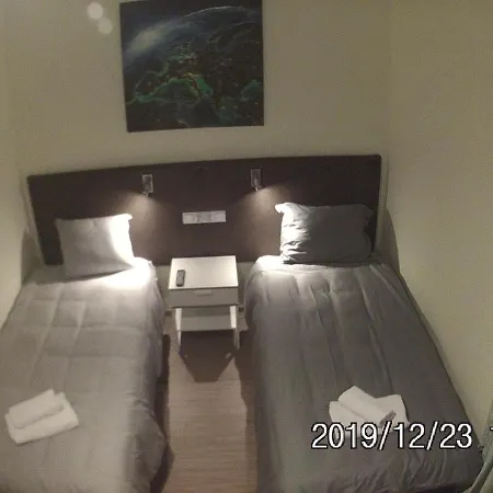 Rent0Nline Brwinow Rooms Eksteriør bilde