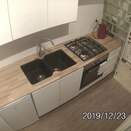 Rent0Nline Brwinow Rooms Eksteriør bilde
