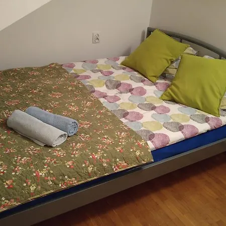 Rent0Nline Brwinow Rooms Eksteriør bilde