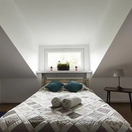Rent0Nline Brwinow Rooms Eksteriør bilde